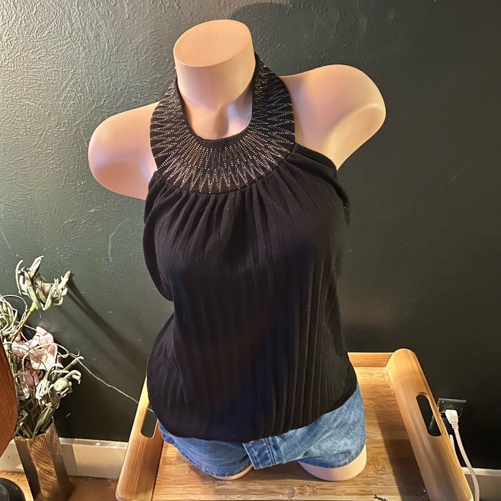 DOUBLE ZERO OPEN BACK DETAILED TOP